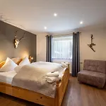 Haus Adler By Alpine Host Helpers Appartement *
